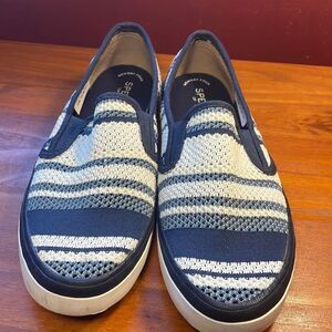 Blue and white memory foam Sperry shoes. Sz 8.5